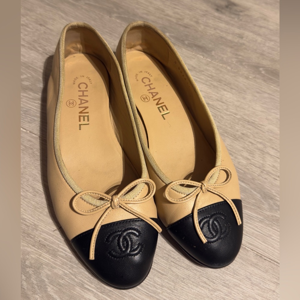 CHANEL Beige and Black Cap-Toe Ballet Flats with Bow